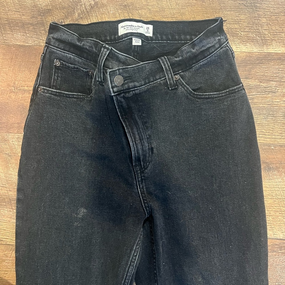 Abercrombie 90s slim straight crossover waist